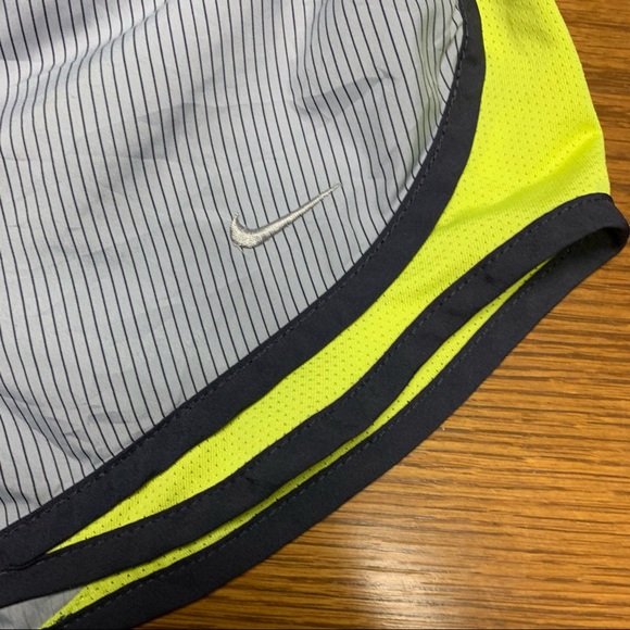 Nike Running Shorts - Picture 2 of 5